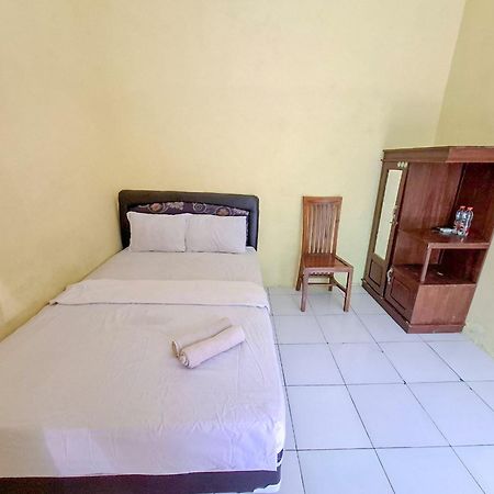 Kanca 808 Redpartner Hotell Pasuruan Eksteriør bilde