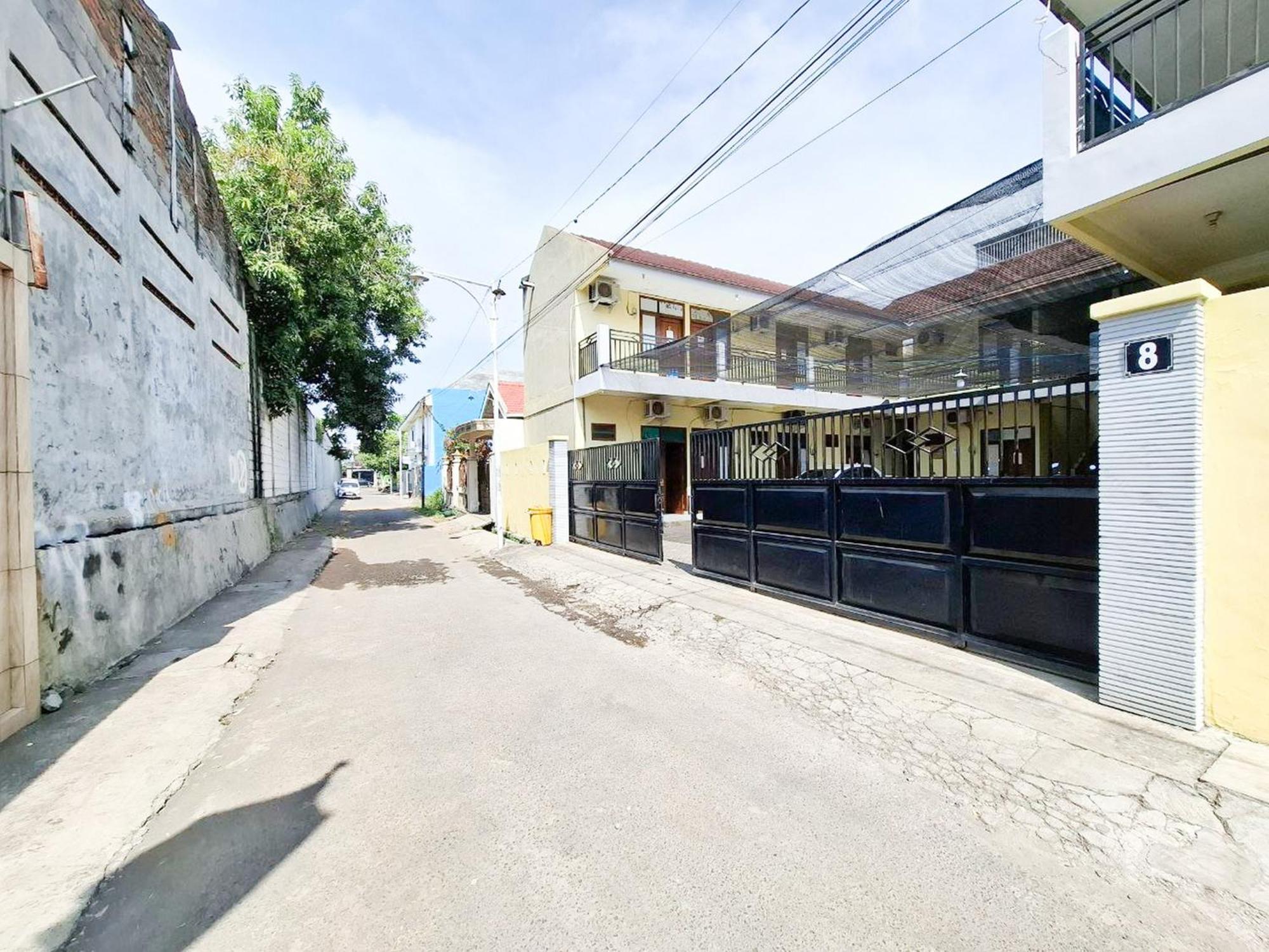 Kanca 808 Redpartner Hotell Pasuruan Eksteriør bilde